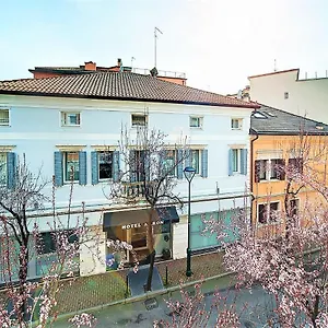 Aaron Hotel Mestre